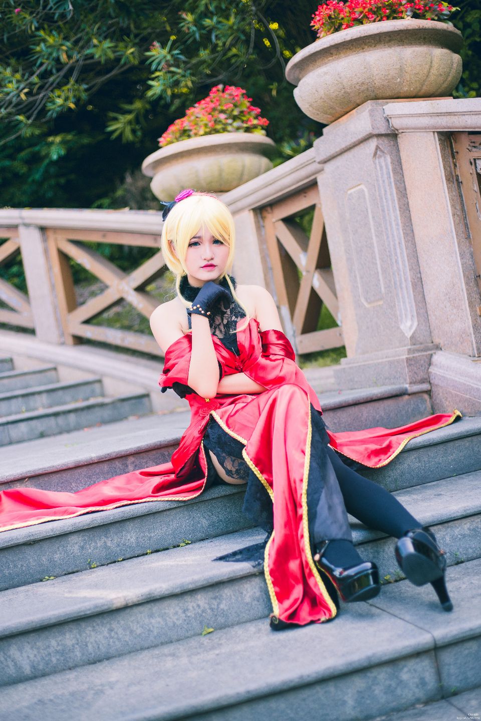 The Midnight Muse – Ayase Eli Masquerade Ver. [9P]