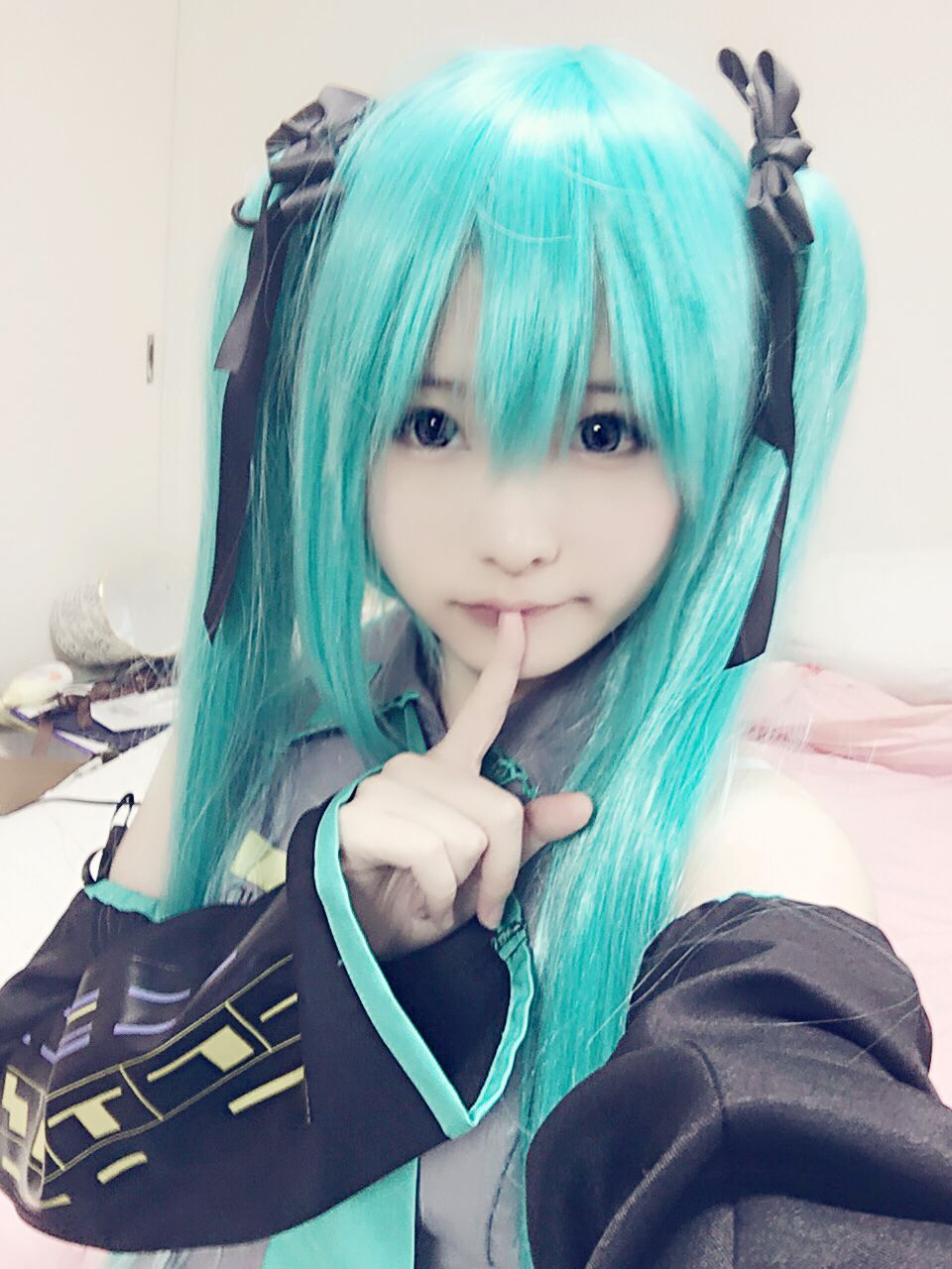 Xi Dai Dai – VOCALOID: Hatsune Miku (The Glossy Diva) [30P]