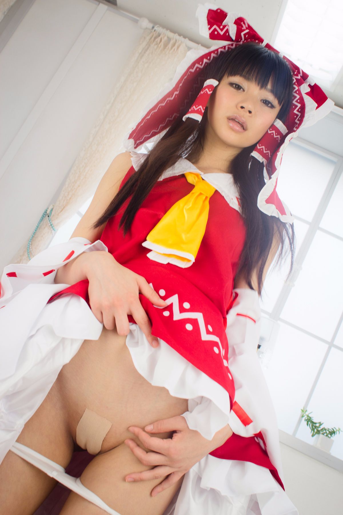 The Desecrated Shrine Maiden – Akubi as Reimu Hakurei [307P]