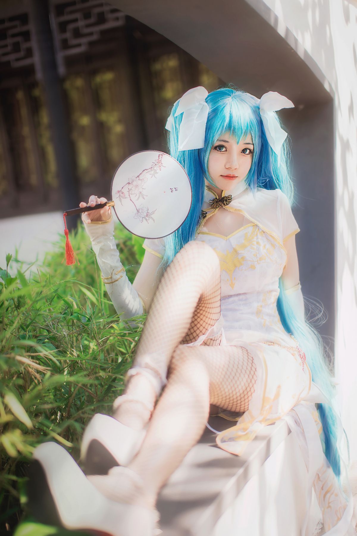 The Digital Diva’s Oriental Charm – Cheongsam Miku [26P]