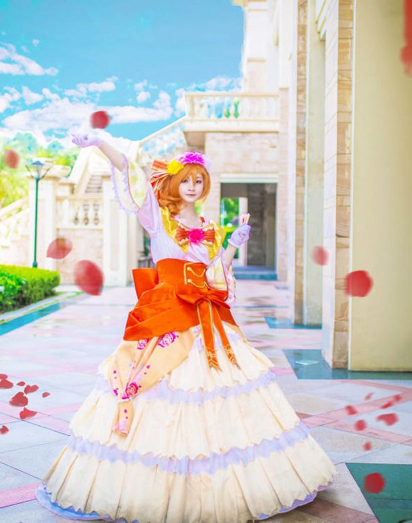 The Leader’s Radiant Gala – Kousaka Honoka (Ballroom Awakening Ver.) [9P]