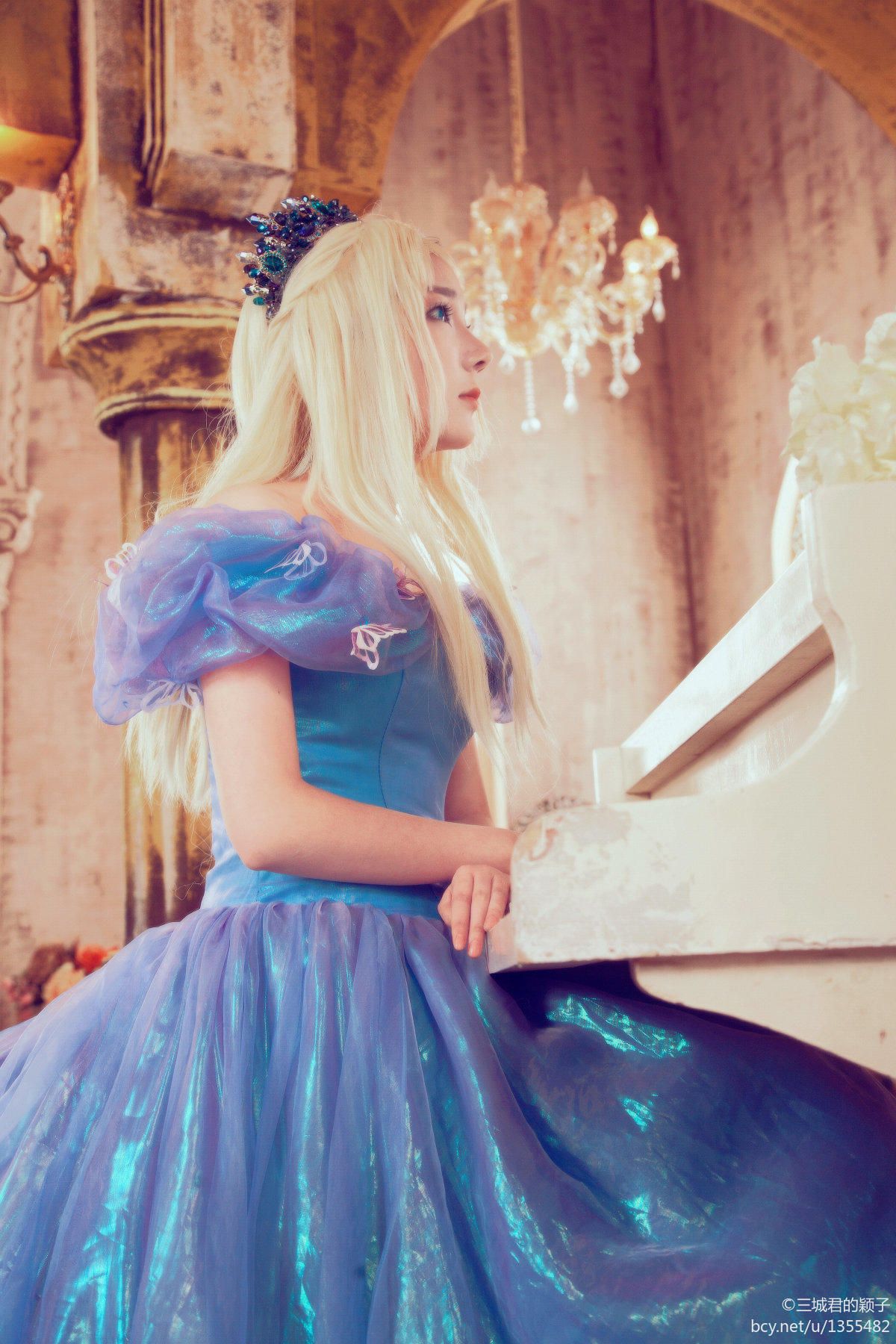 The Magic of Midnight – A Captivating Cinderella [17P]