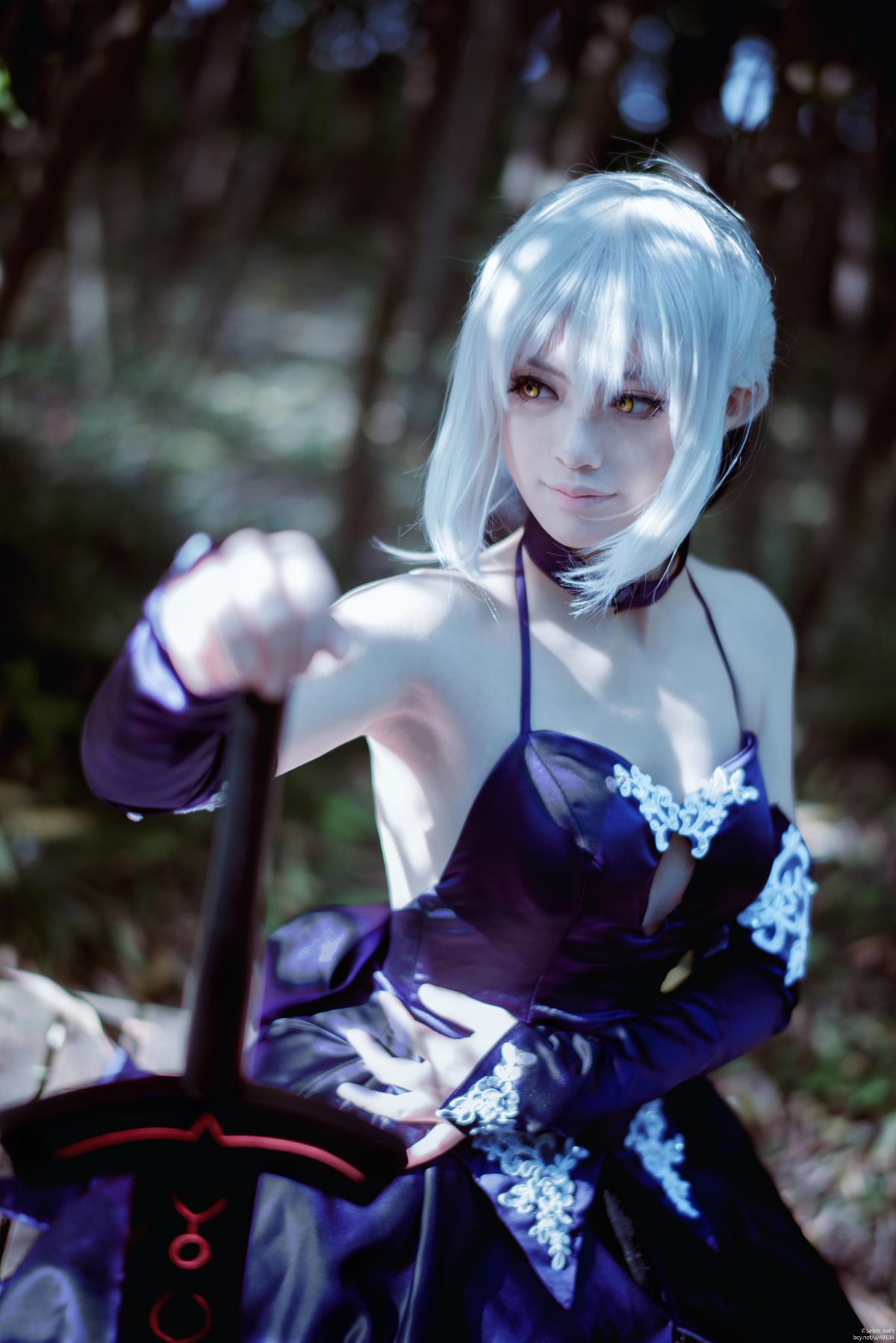 The Tyrant’s Secret – Saber Alter “Fan-Concept” Cosplay [13P]